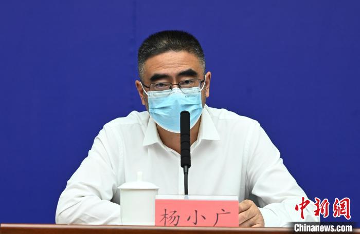成都市政府副秘書(shū)長(zhǎng)、市衛(wèi)健委主任楊小廣?！“苍?攝