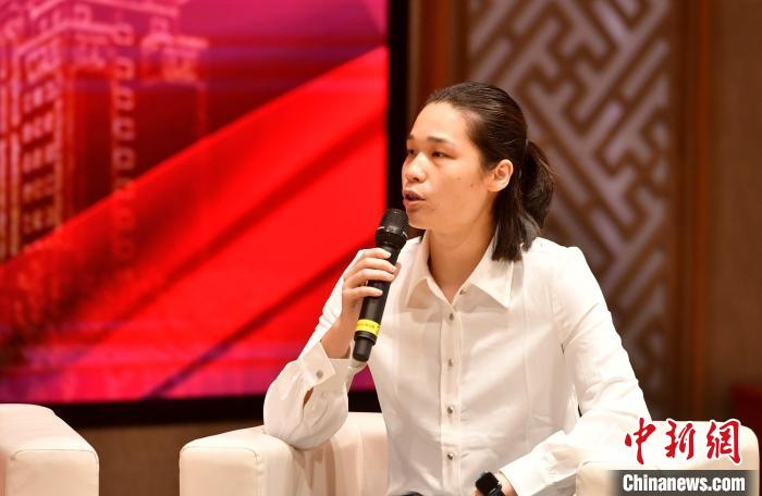 圖為林莉在福建師范大學(xué)分享會上發(fā)言。　呂明 攝