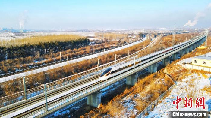 動車組列車在運行中?！」F提供