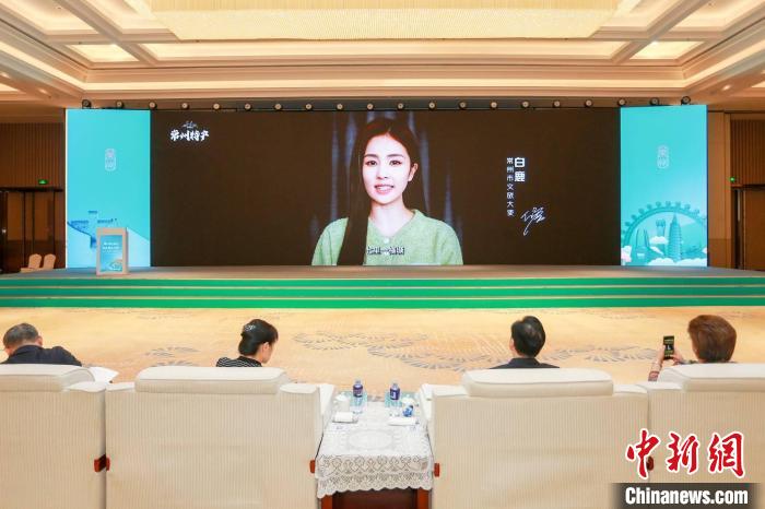 常州籍演員白鹿擔(dān)綱常州文旅大使，為家鄉(xiāng)傾情打CALL。　唐娟 攝