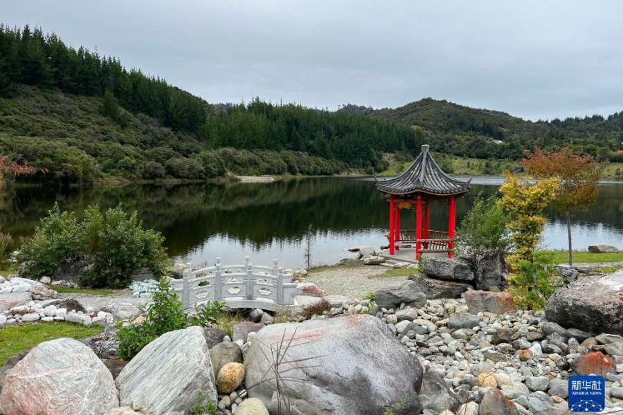 這是4月29日拍攝的新西蘭羅斯華人淘金紀(jì)念公園一角。新華社發(fā)（沃爾特 攝）