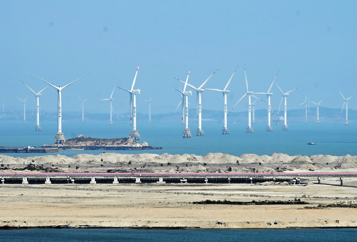 2021年3月9日，三峽福清興化灣海上風(fēng)電場(chǎng)。新華社記者 林善傳 攝