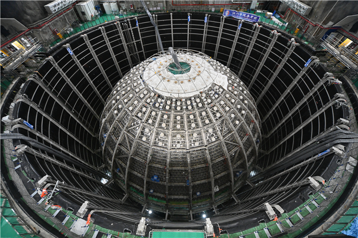 江門中微子實驗室探測器和水池構(gòu)造。中國科學院高能物理研究所供圖