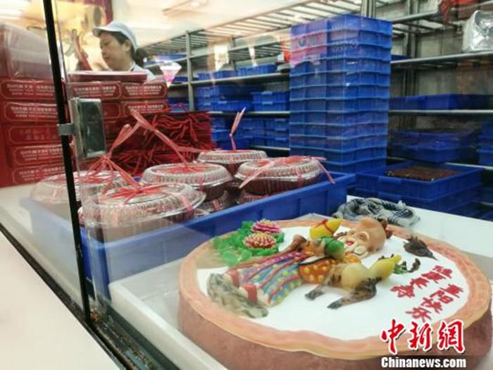 資料圖：等待銷售的重陽糕?！＄娚?攝