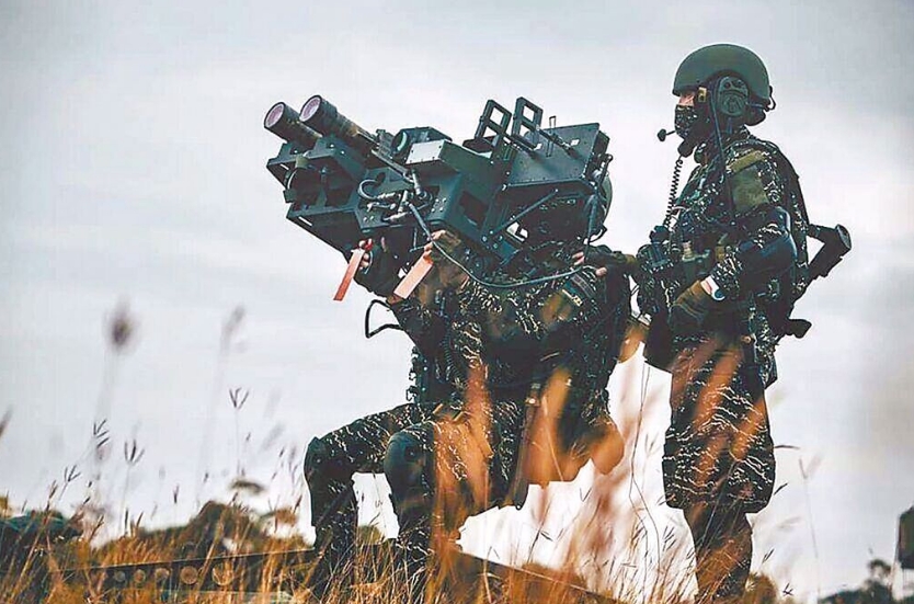臺(tái)海軍陸戰(zhàn)隊(duì)肩抗“毒刺”導(dǎo)彈發(fā)射器準(zhǔn)備射擊。圖片來(lái)源：臺(tái)灣“中時(shí)新聞網(wǎng)”。