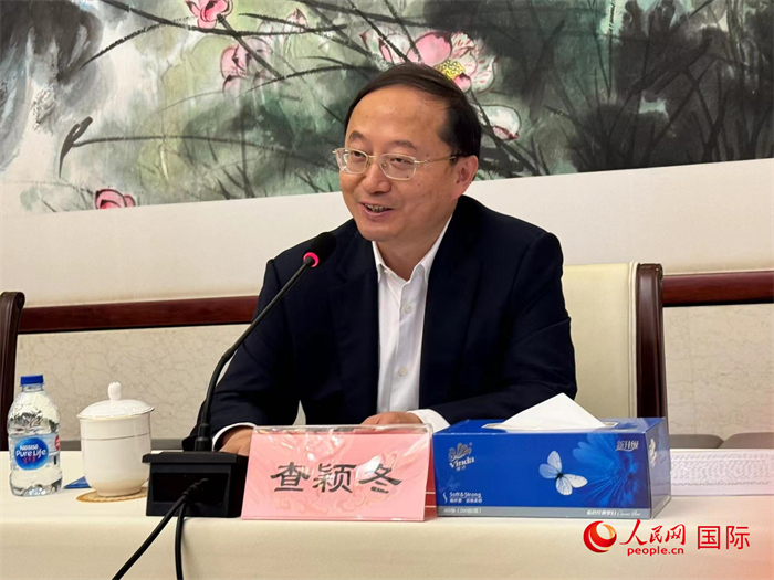 10月31日，蘇州市人民政府副市長查穎冬在第五屆中法文化論壇媒體吹風(fēng)會上講話。（人民網(wǎng) 謝瑩攝）