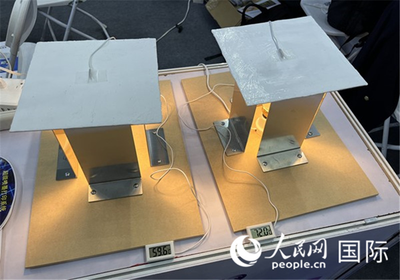 氣凝膠隔熱材料應(yīng)用效果展示。（人民網(wǎng)記者 陳思攝）