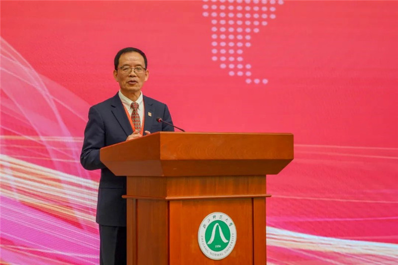 國務(wù)院學位委員會區(qū)域國別學學科評議組秘書長、浙江師范大學非洲研究院（非洲區(qū)域國別學院）院長劉鴻武致辭。主辦方供圖