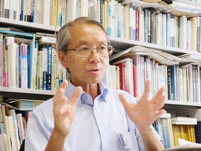 日本創(chuàng)價(jià)大學(xué)教授高橋強(qiáng)接受人民網(wǎng)采訪。（視頻截圖）