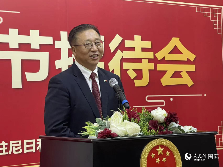 中國駐尼日利亞大使崔建春致辭。人民網(wǎng)記者 姜宣攝