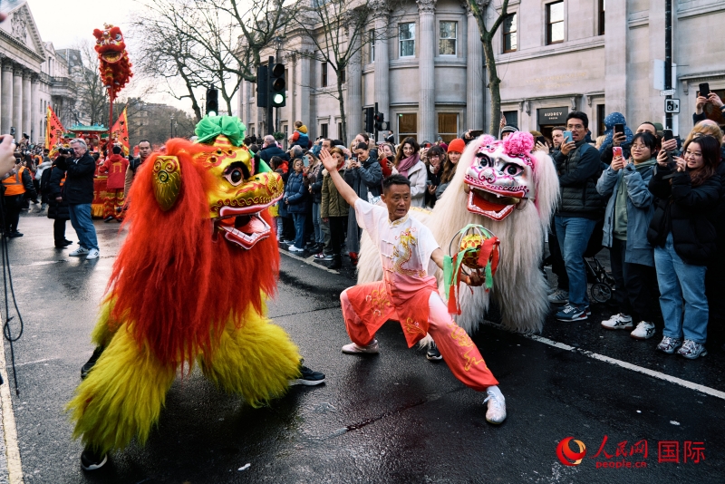 倫敦新春慶典現(xiàn)場。人民網(wǎng) 郭錦標、楊浩鵬攝