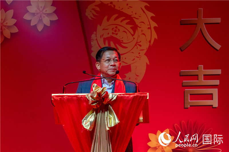 敏昂來主席在新春聯(lián)歡會上發(fā)表致辭-人民網記者謝佳君攝
