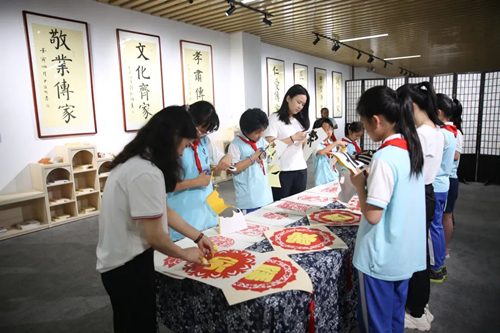 1、長沙市雨花區(qū)校園清廉家風(fēng)館開館。受訪單位供圖