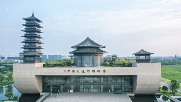  運(yùn)河畔的揚(yáng)州中國大運(yùn)河博物館。 齊立廣攝