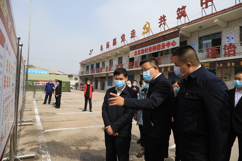張農(nóng)壽在晉源街道北瓦窯村調(diào)研抓黨建促基層治理能力提升專(zhuān)項(xiàng)行動(dòng)落實(shí)工作。