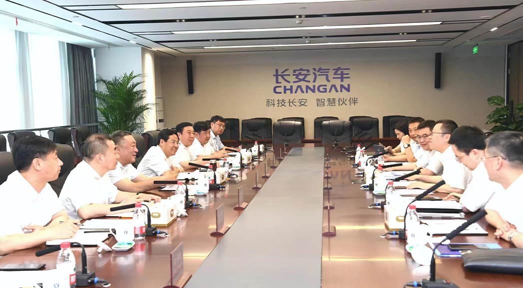 張濤帶隊(duì)赴重慶對(duì)接洽談項(xiàng)目。 白永民攝