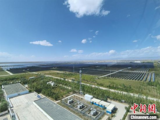 圖為塔拉灘光伏產(chǎn)業(yè)園區(qū)?！∑钤鲚怼z