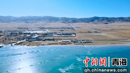 圖為冬日青海湖。李江寧攝