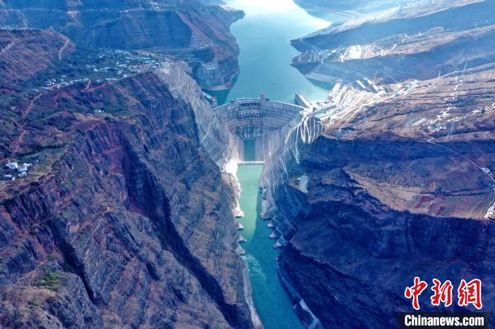 圖為白鶴灘水電站大壩全景圖。　水電四局供圖