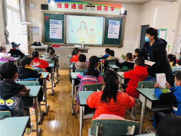 圖片默認標題_fororder_4、恢復(fù)上課的學生們-攝影-左斌