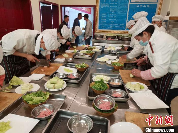 拉薩聚焦高校畢業(yè)生、農(nóng)牧民就業(yè)任務(wù)指標(biāo)均超額完成