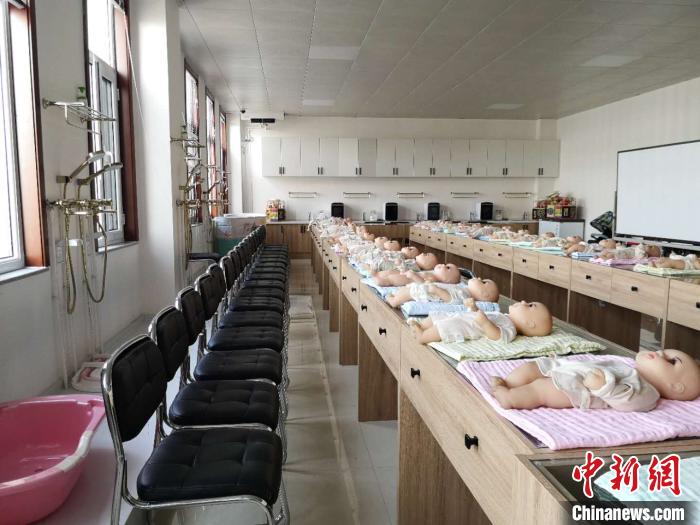 由人社部重點幫扶打造的“天鎮(zhèn)保姆”，已成為全國知名的勞務(wù)輸出品牌?！》尔惙?攝