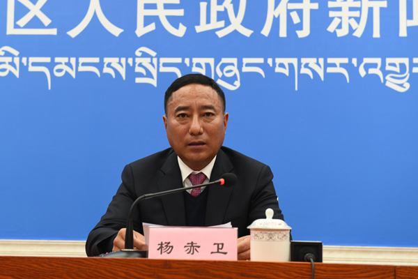 楊赤衛(wèi) 林芝市常委、政府副市長.JPG