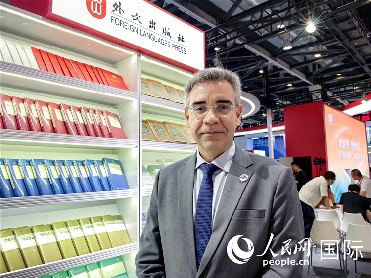 巴西東進(jìn)出版社社長高文勇接受人民網(wǎng)專訪。人民網(wǎng)記者 符園園攝