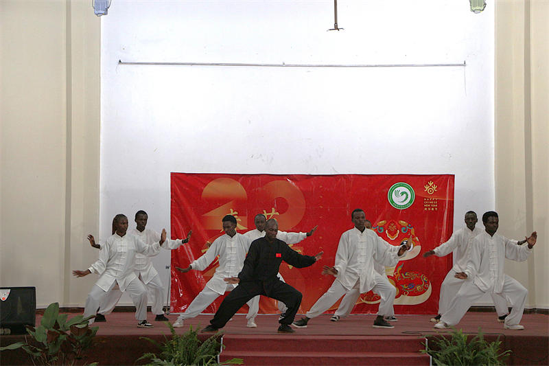 卡巴拉克大學(xué)春節(jié)體驗(yàn)活動(dòng)。埃格頓大學(xué)孔子學(xué)院供圖