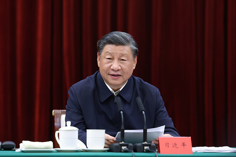 2023年10月12日下午，中共中央總書記、國家主席、中央軍委主席習(xí)近平在江西省南昌市主持召開進(jìn)一步推動長江經(jīng)濟(jì)帶高質(zhì)量發(fā)展座談會并發(fā)表重要講話。新華社記者 鞠鵬 攝