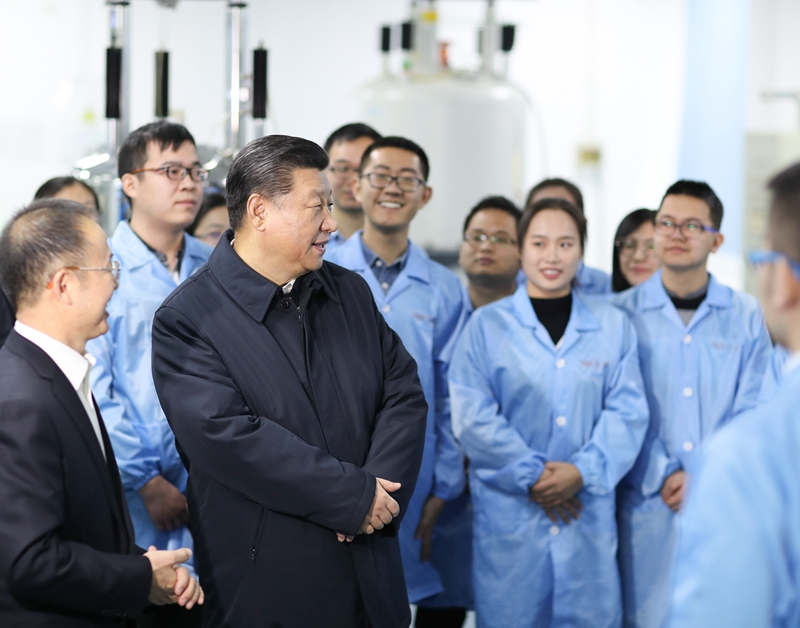2019年1月17日，習(xí)近平在天津南開(kāi)大學(xué)元素有機(jī)化學(xué)國(guó)家重點(diǎn)實(shí)驗(yàn)室同師生親切交流。