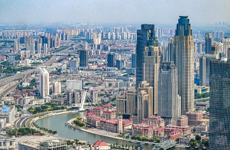 這是2023年6月16日從直升機上拍攝的天津中心城區(qū)城市景觀。
