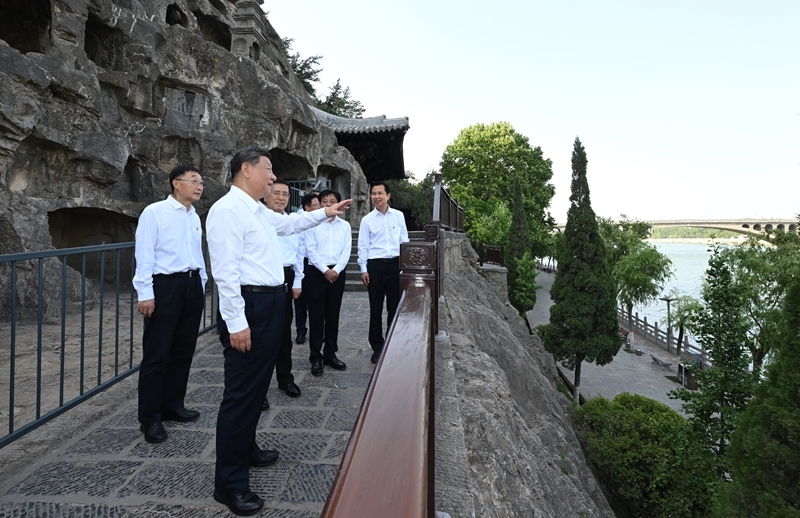 2025年5月19日至20日，中共中央總書記、國家主席、中央軍委主席習近平在河南考察。這是19日下午，習近平在洛陽龍門石窟考察。新華社記者 謝環(huán)馳 攝