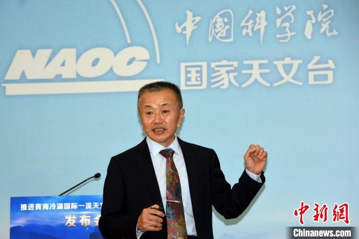 中科院國家天文臺冷湖基地首席研究員鄧李才介紹冷湖選址相關(guān)情況?！?lt;a target='_blank' href='/'><p  align=