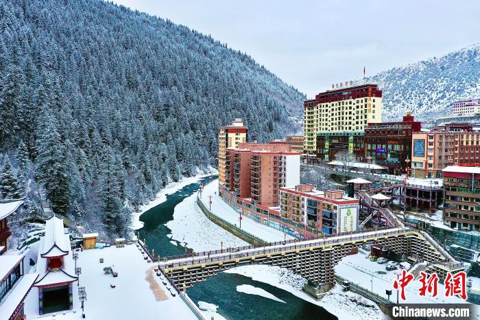 壤塘的雪后美景。　壤塘縣融媒體中心供圖
