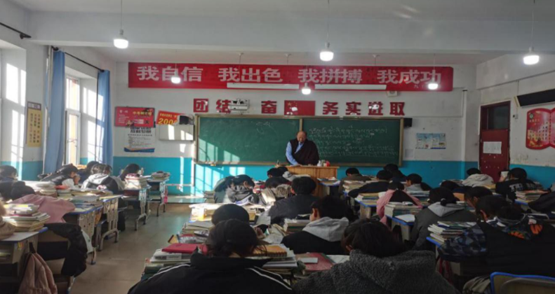 青?，斍撸寒惖剞k班讓孩子享受優(yōu)質(zhì)教育