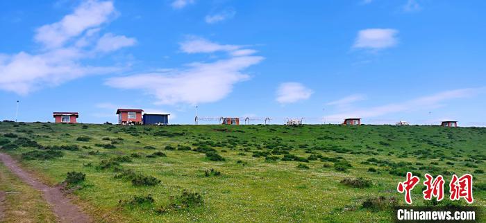 圖為地處同仁市加吾鄉(xiāng)東維村的農(nóng)家樂(lè)。　韓麗 攝