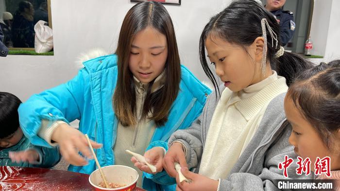 西藏戍邊民警：一想到孩子，心就瞬間柔軟了