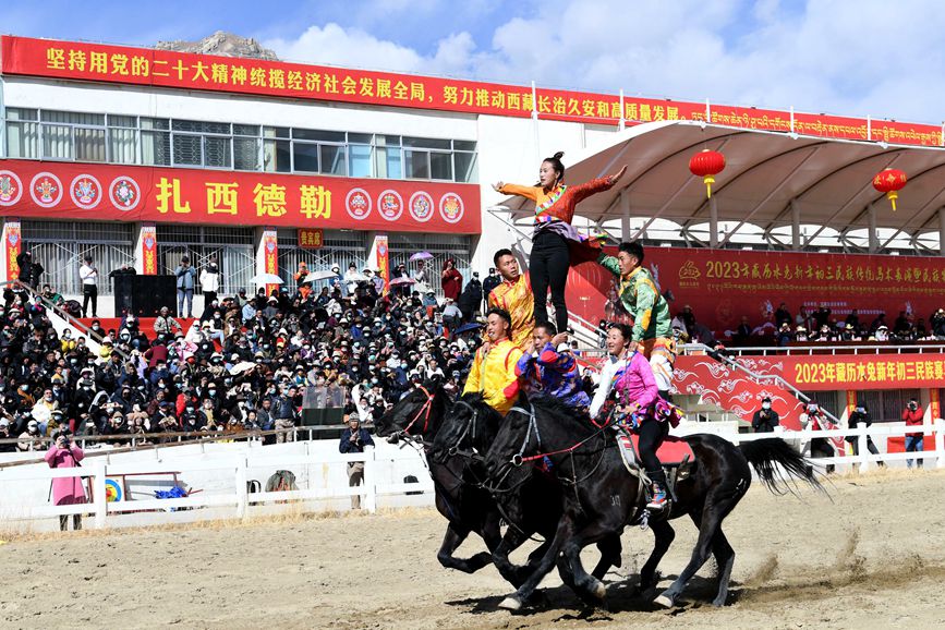 藏歷新年，精彩的馬術(shù)表演。潘多攝
