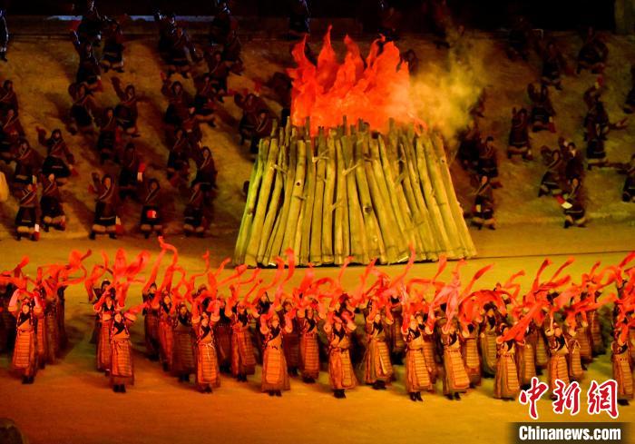 3月17日，西藏拉薩，《文成公主》大型史詩(shī)劇演出現(xiàn)場(chǎng)?！±盍?攝