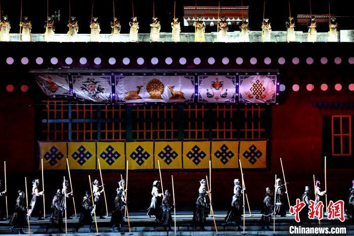 3月17日，西藏拉薩，《文成公主》大型史詩(shī)劇演出現(xiàn)場(chǎng)?！±盍?攝