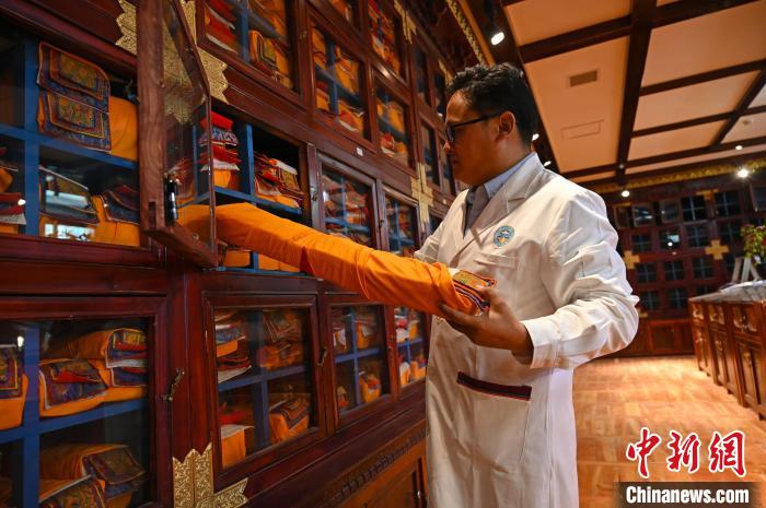 西藏藏醫(yī)院推動古籍文獻(xiàn)整理研究、出版利用