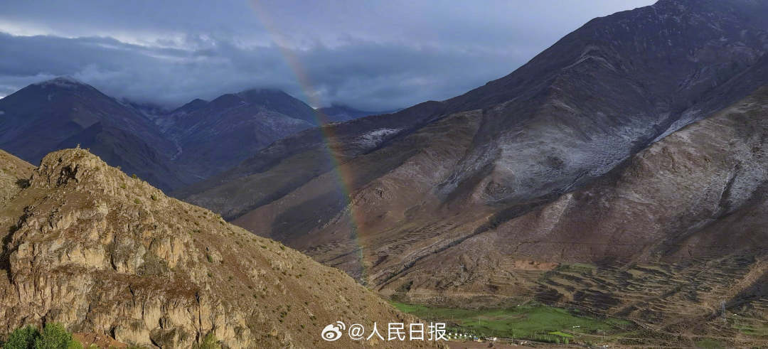 接好運(yùn)！青藏高原現(xiàn)巨大彩虹橋