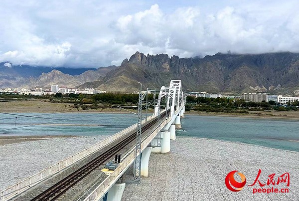 拉薩河特大橋。張敏穎 攝