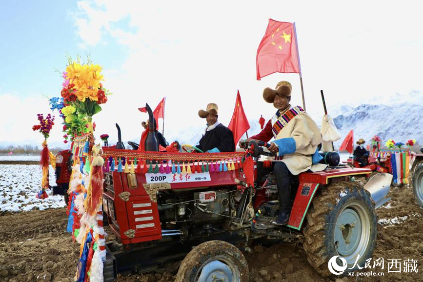 拉薩市墨竹工卡縣唐加鄉(xiāng)莫沖村的春耕儀式現(xiàn)場。人民網(wǎng) 次仁羅布攝